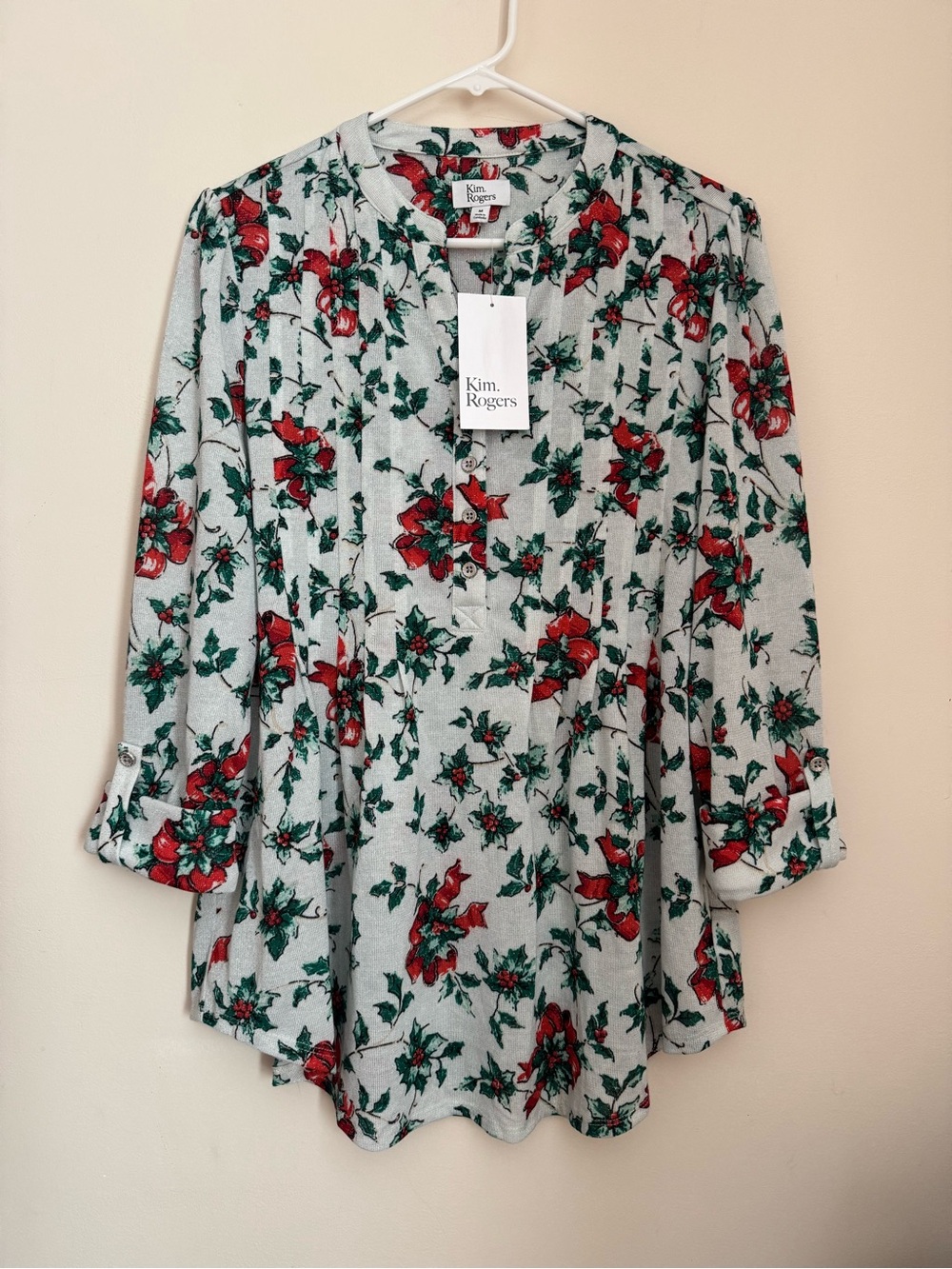 Kim Rogers Christmas Holly Floral Blouse NWT Women’s Medium Roll Tab Sleeves